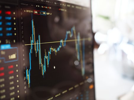 New ETF Shifts Between Stocks And Bonds